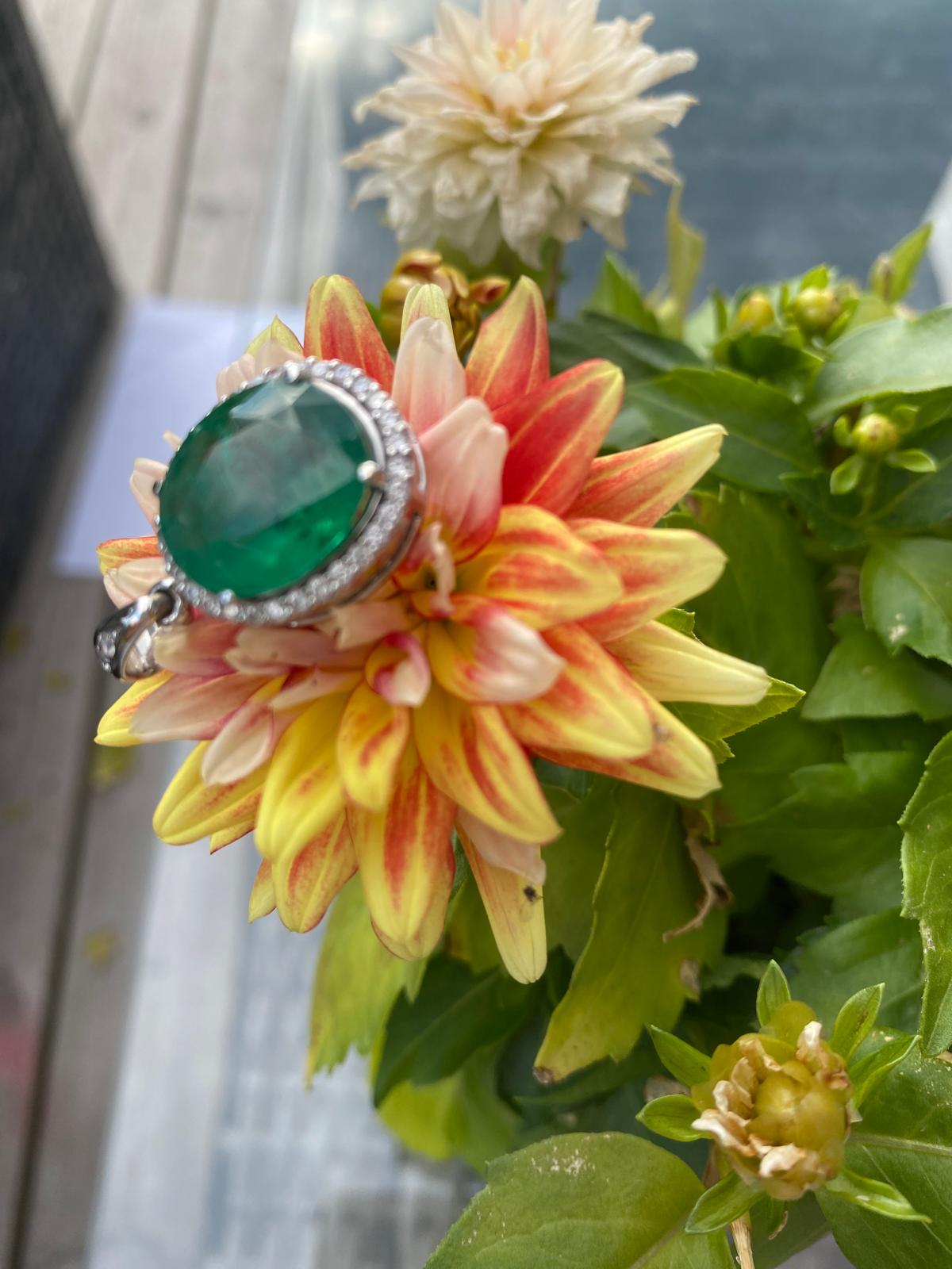 9.30 ct Zambian Emerald Pendant – Oval Cut, Diamond Halo, Sterling Silver Setting