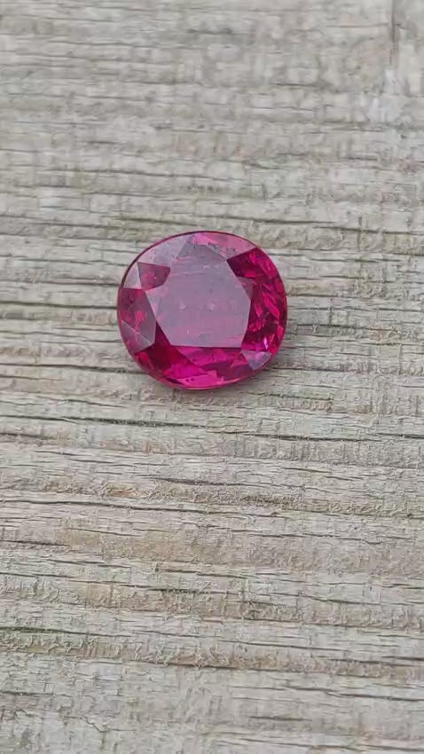 4.05 ct Natural Mozambique Ruby – Oval Brilliant/Step Cut, Untreated, SSEF Certified